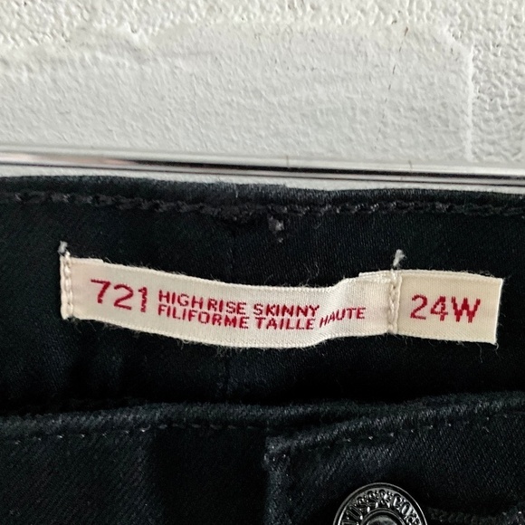 NWT Levi’s Denim Jeans Black Sculpt 721 High rise Skinny Goth Grunge Comfy 24W - Picture 9 of 15